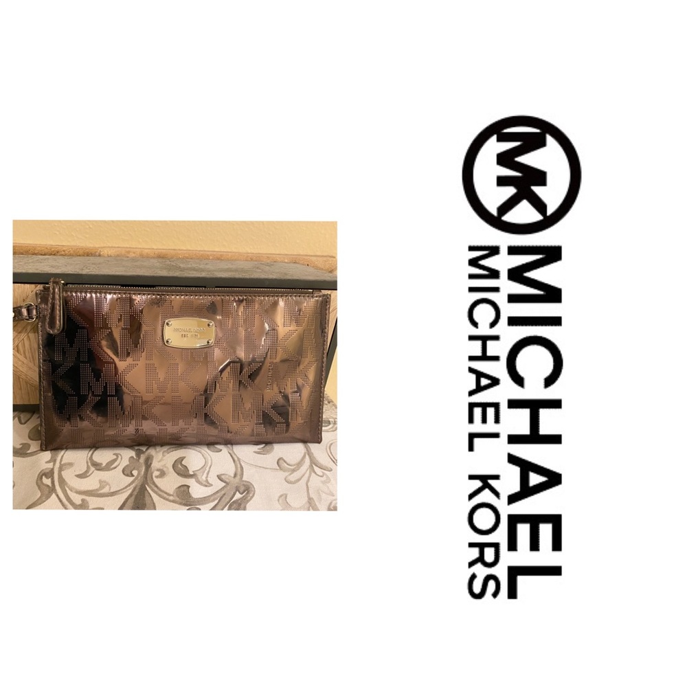 Michael Michael Kors metallic silver wristlet